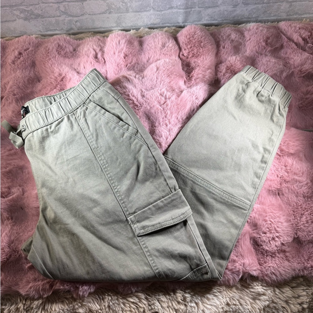 Women’s Tan Cargo Pants